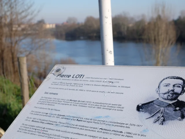 La promenade Pierre Loti offre un joli panorama sur la Dordogne